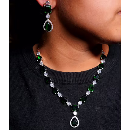 Laali NK25 Elegant Green Stone Neckless-2