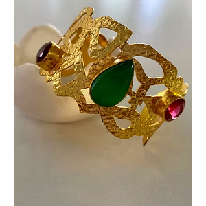 Gold Polish Bracelet Embedded With Semi-Precious Stone