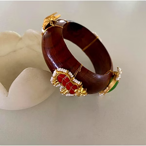 Lac Bangles Embedded With Pachi Kundan And Rice Pearls