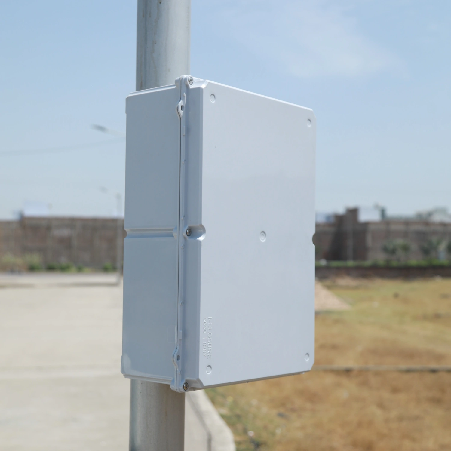 Pole Mounted Enclosure 560x380x180 ABS Grey 2-7 Inch-2