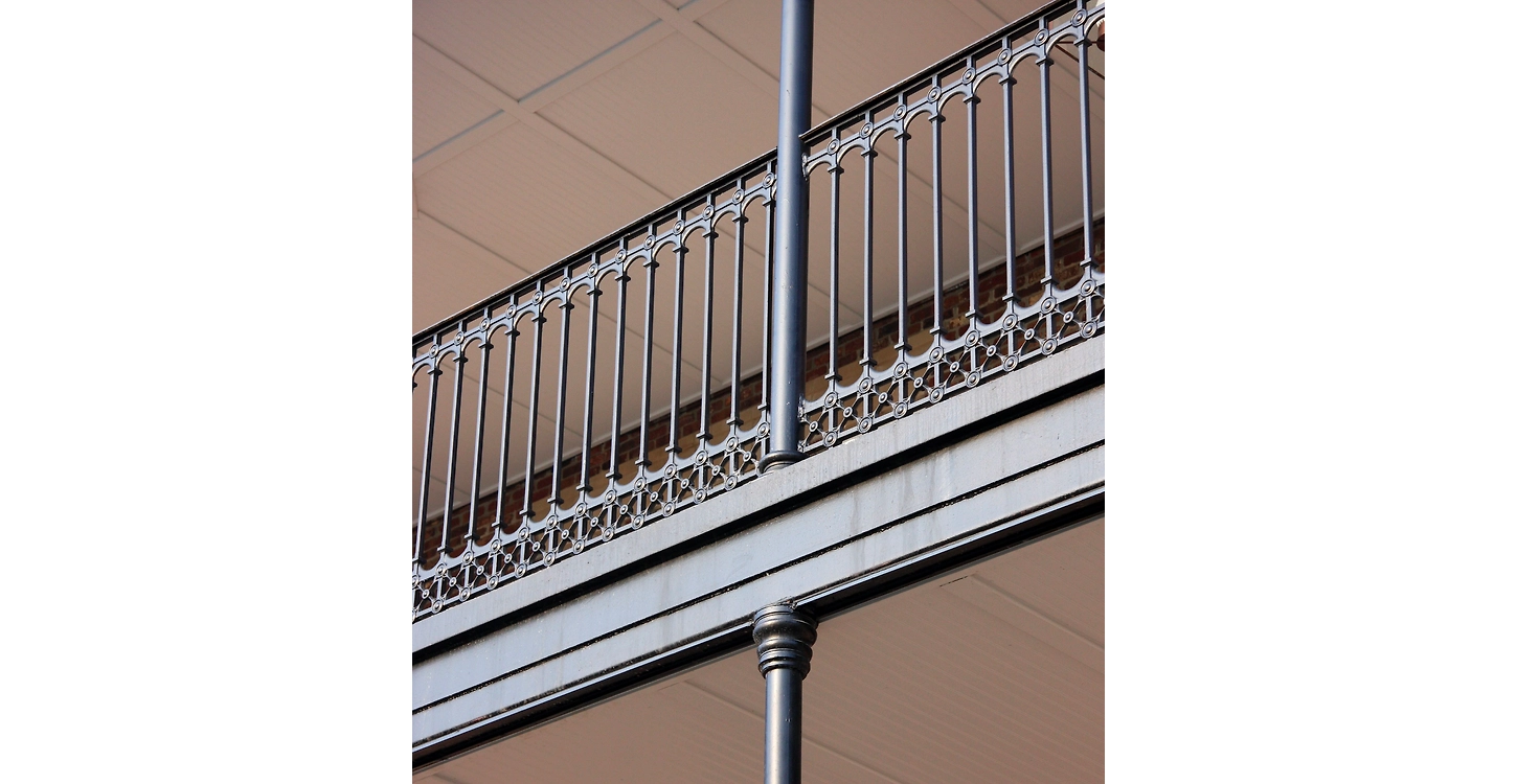 CAST IRON BALCONY RAILING