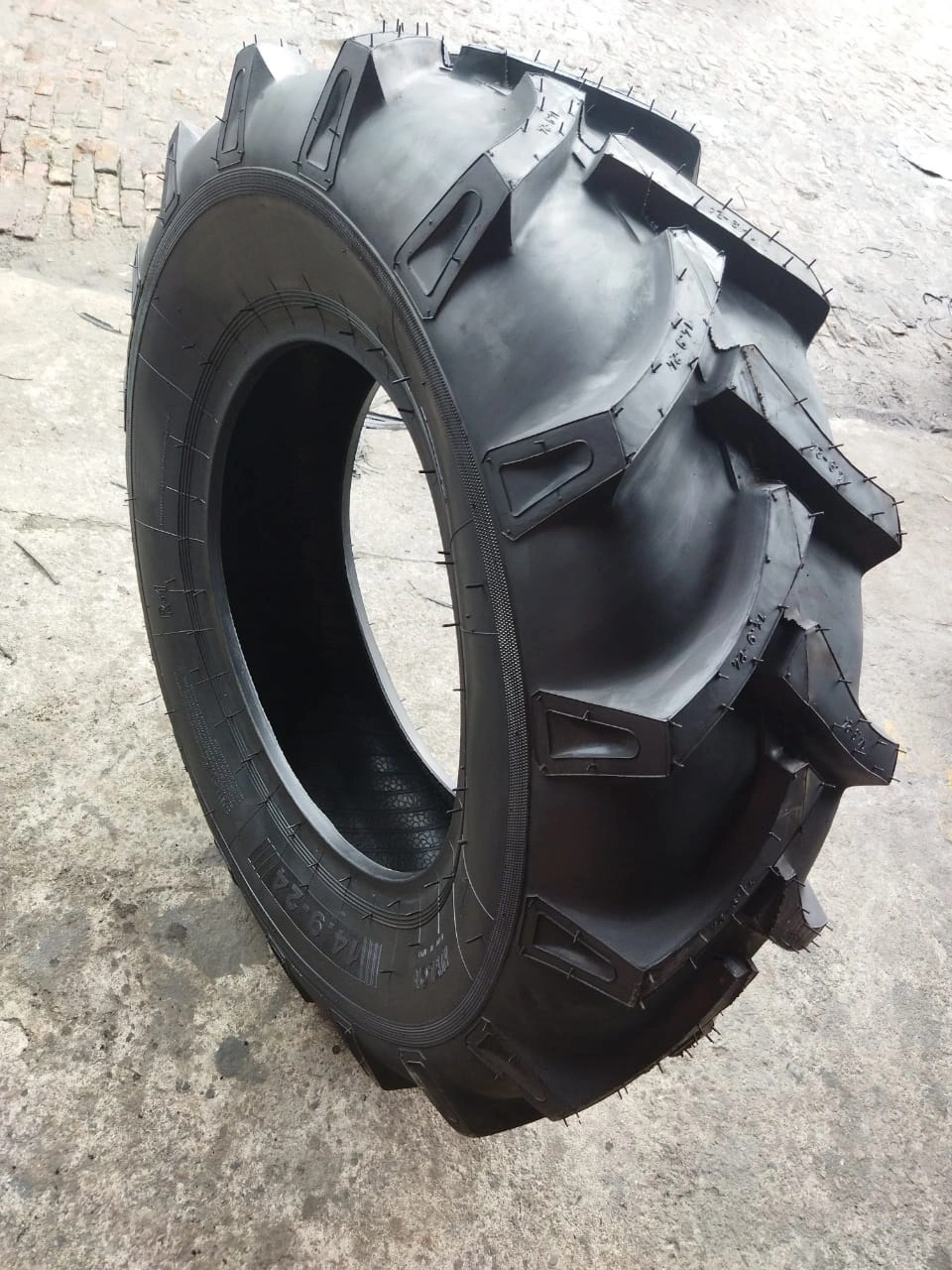 14.9-24 Agriculture tractor Tyres-12501098