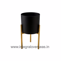 generic black and gold iron planter set