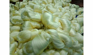 Pure raw silk yarn