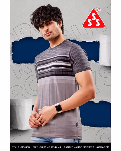 MEN T-SHIRT WITH METAL PATCH-2