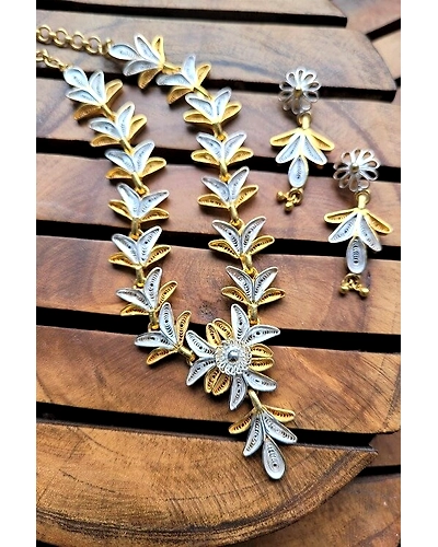 Silver Linings Blooming Dual Tone Silver Filigree Necklace-12666181