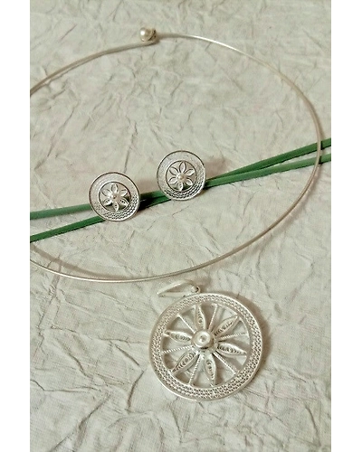 Silver Linings Chakra Hasli Silver Filigree Necklace-2