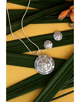 Silver Linings Madhumati Silver Filigree Handmade Pendant Set