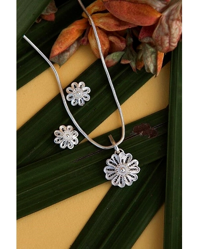 Silver Linings Classic Floral Silver Filigree Handmade Pendant Set-12666319