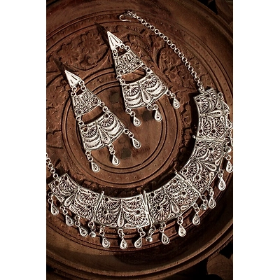Gonasika Silver Linings Mughal Silver Filigree Handmade Choker Set
