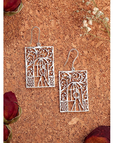 Woman with an umbrella Earrings-2