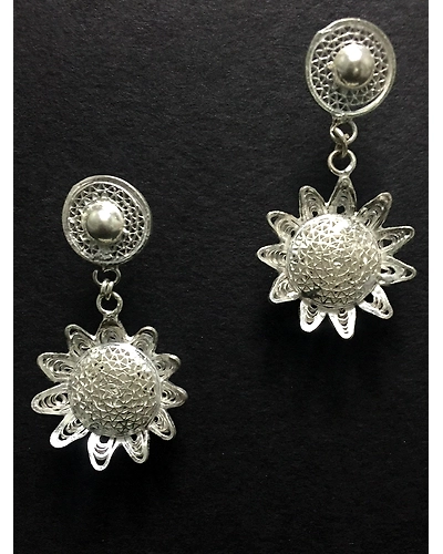 Swaying and Graceful-2