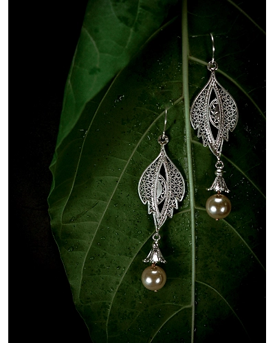 Leafy Pearl Earrings-1