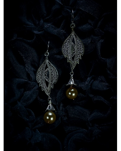 Leafy Pearl Earrings-2
