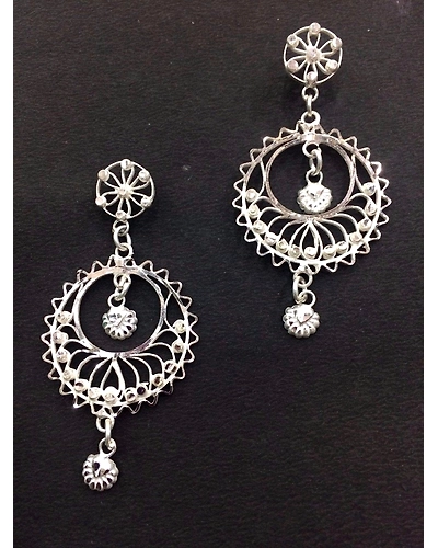 Swaying Chandbali-12667225