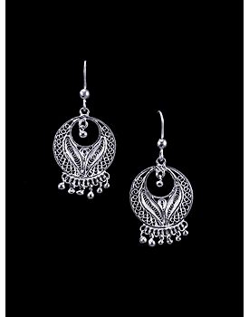 Classy Chandbali