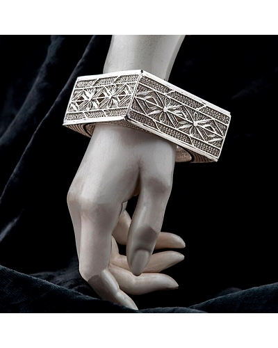 Neisha Valaya Handcrafted-12668119