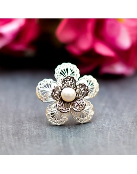 Camelia Silver Finger Ring