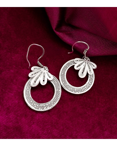 PAT-JHADMINIMALISTIC FILIGREE EARRINGS-2