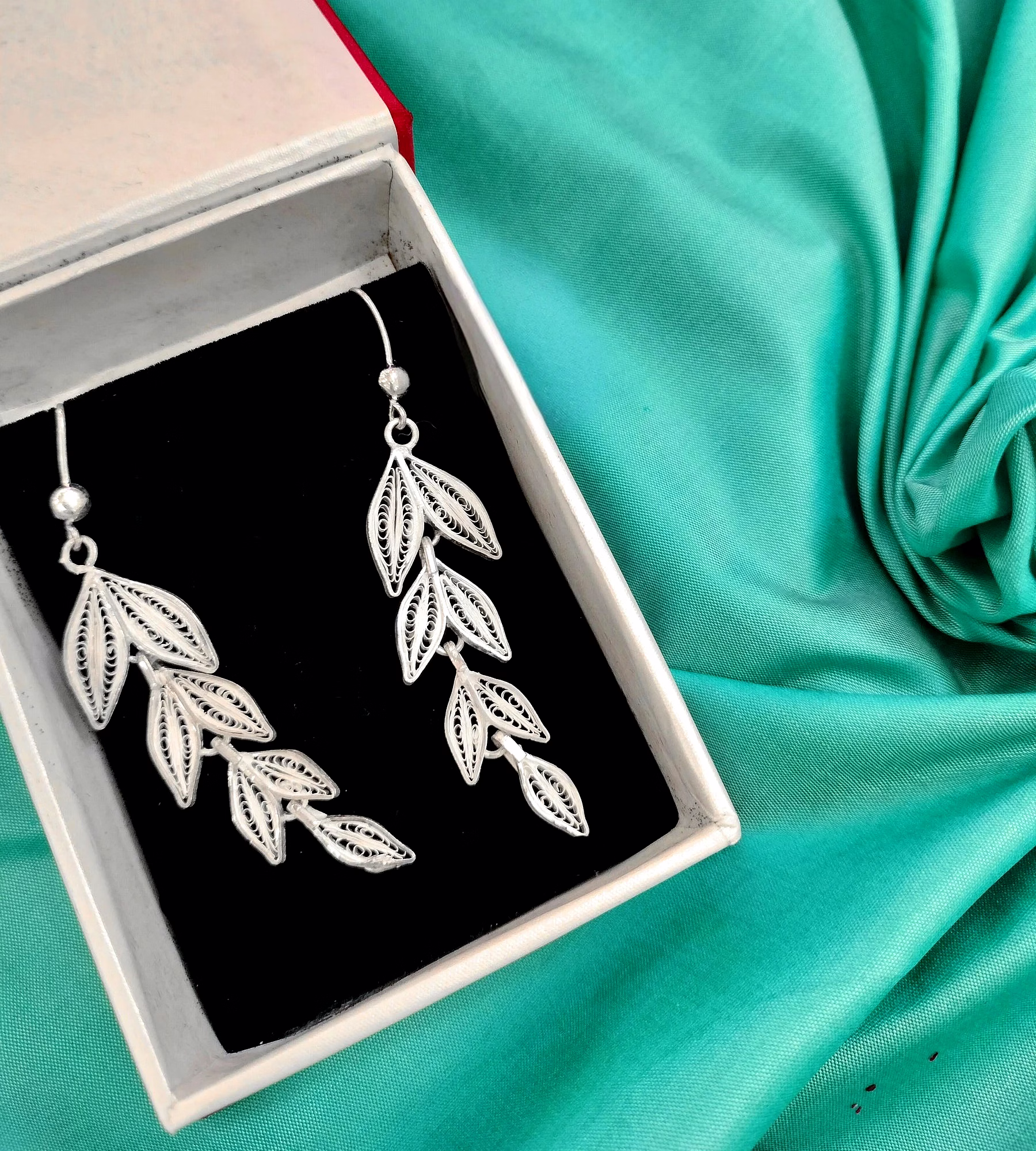gonasika leafy trailfiligree danglers