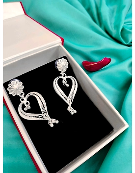 TWIN OF HEARTSFILIGREE EARDROPS