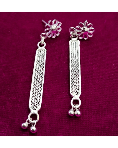 ROSES AND STICKSGEOMETRIC DESIGNER FILIGREE EARRINGS-2