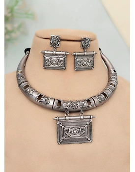 Sweena Hasli set