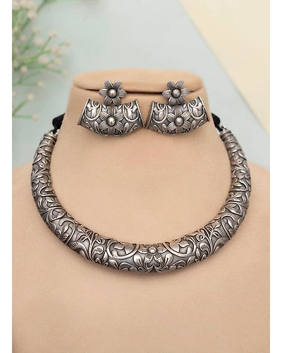 Suranvi Oxidised Choker set-12668887