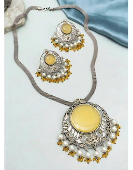 Satyasha Stone Necklace set
