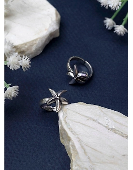 Star oxidised Toe Ring