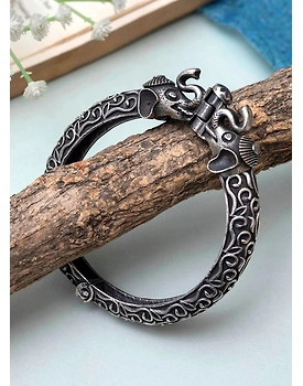 Shalvi Silver Oxidised Bracelet