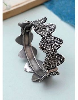 Shridhanya Silver Oxidised Bracelet