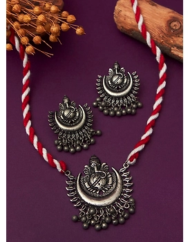 Raayini oxidised necklace set