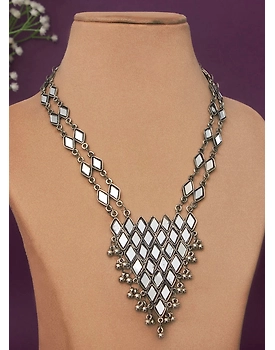 Tasnuma mirror necklace