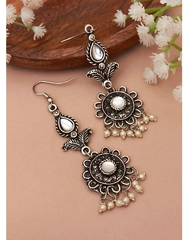 Triya stone earring