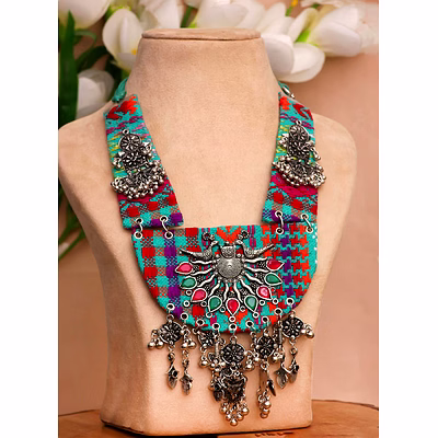gonasika layla fabric necklace