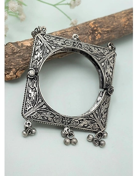 gunjita silver bangle