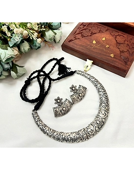 SHIVINKA Hasli Necklace Earrings Set