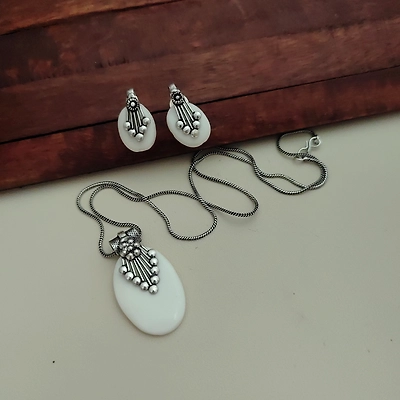 Gonasika NAKSHATRA Stone Chain Necklace Earrings Set