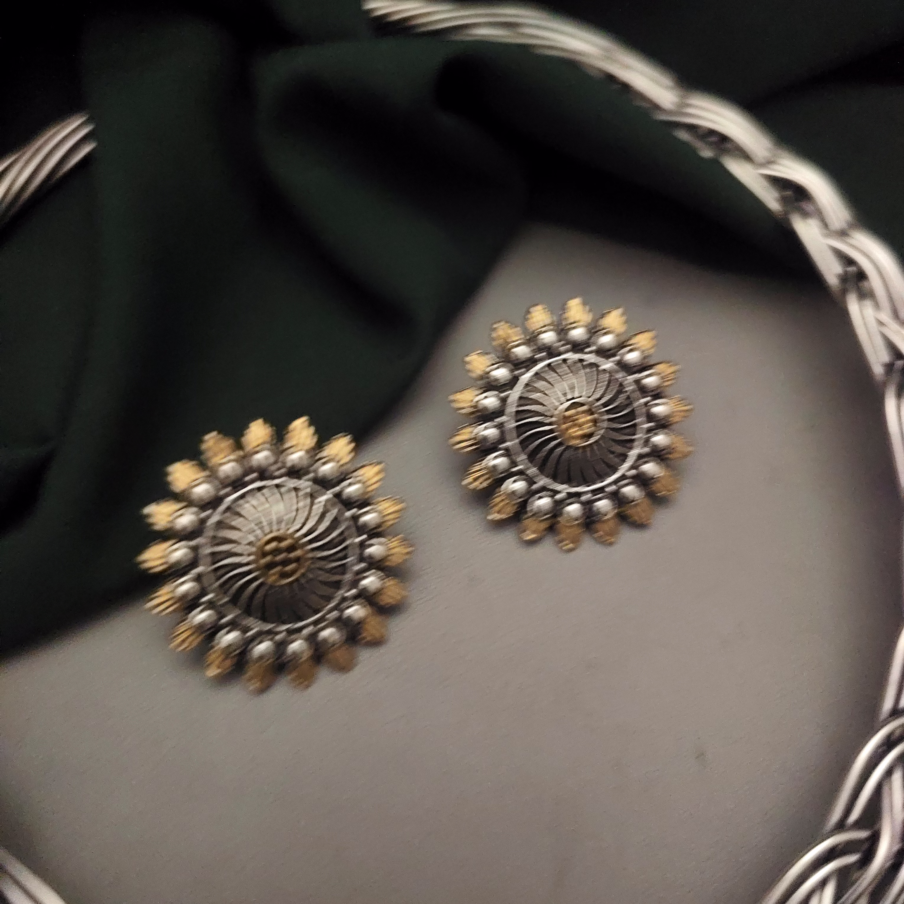 LAVANYA Fusion Hasli Nekclace Earrings Set image 3