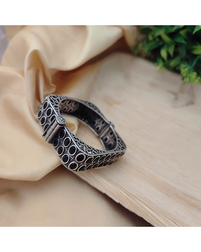MEHVEESH Silver Replica Square Bangles-1
