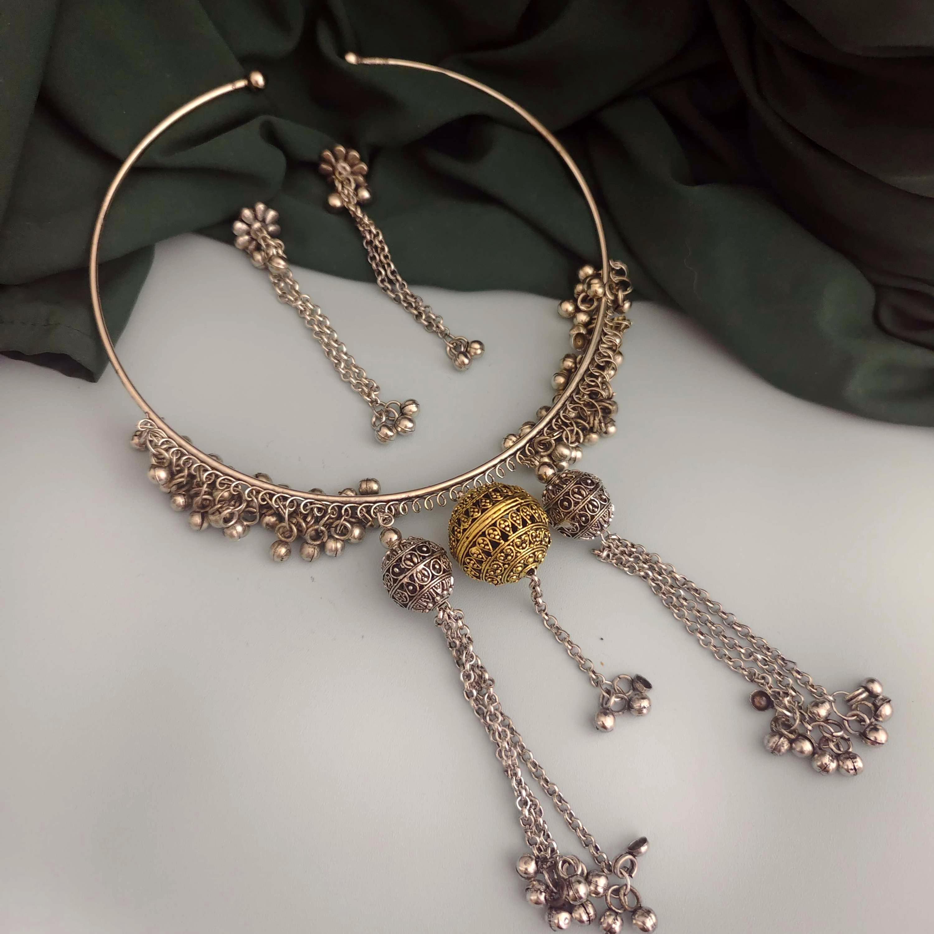 DIVYA Hasli Necklace Earrings Set image 1