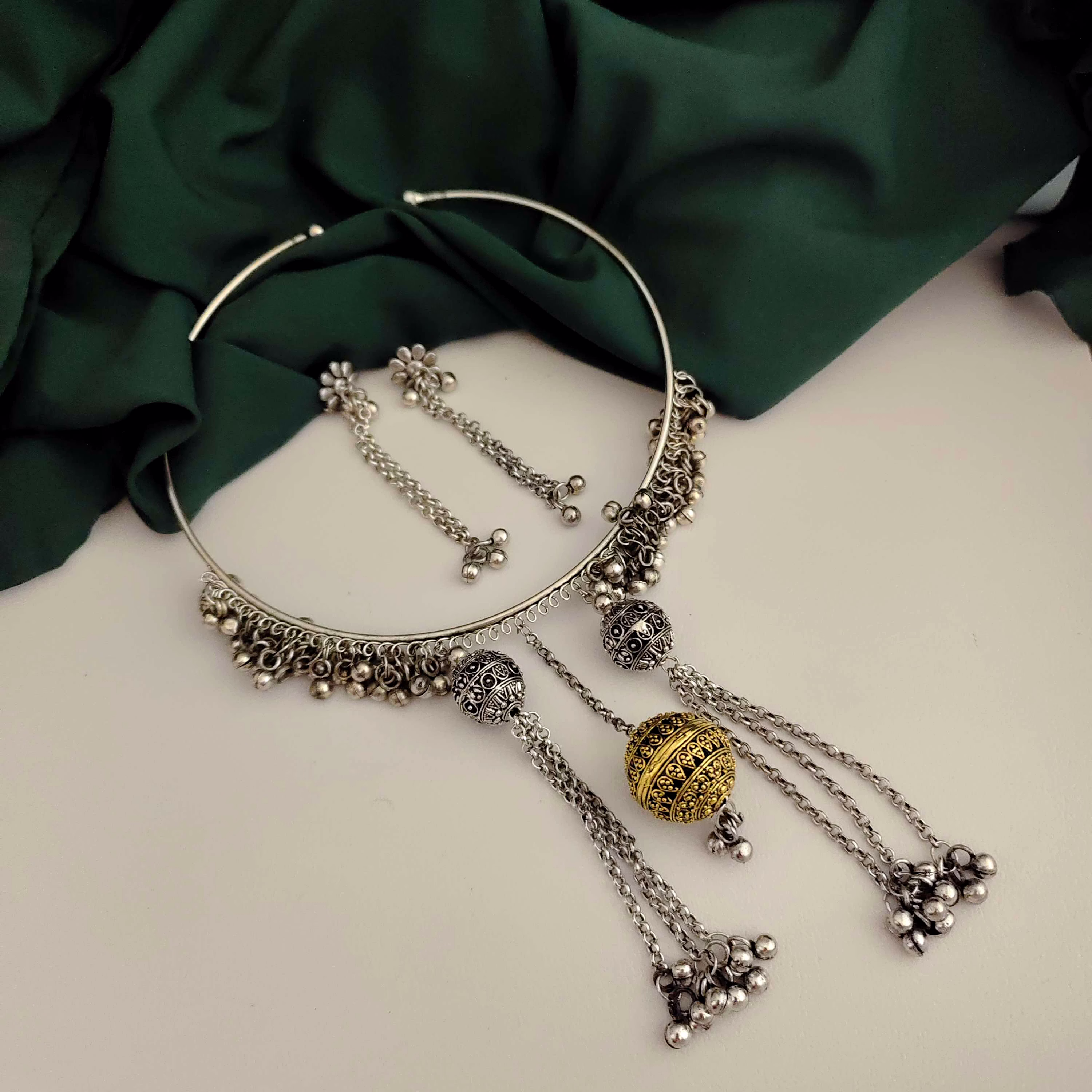 DIVYA Hasli Necklace Earrings Set image 2
