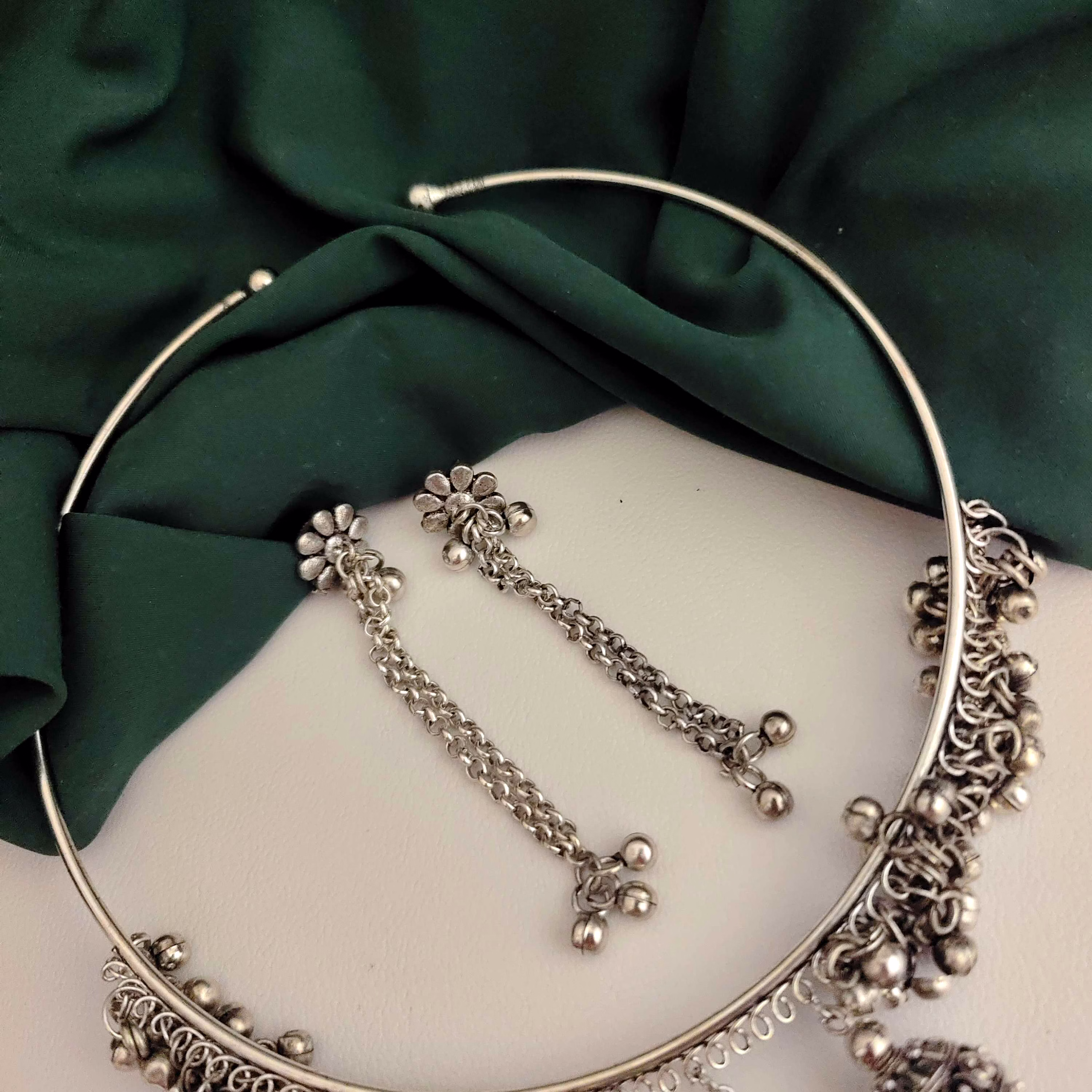 DIVYA Hasli Necklace Earrings Set image 3