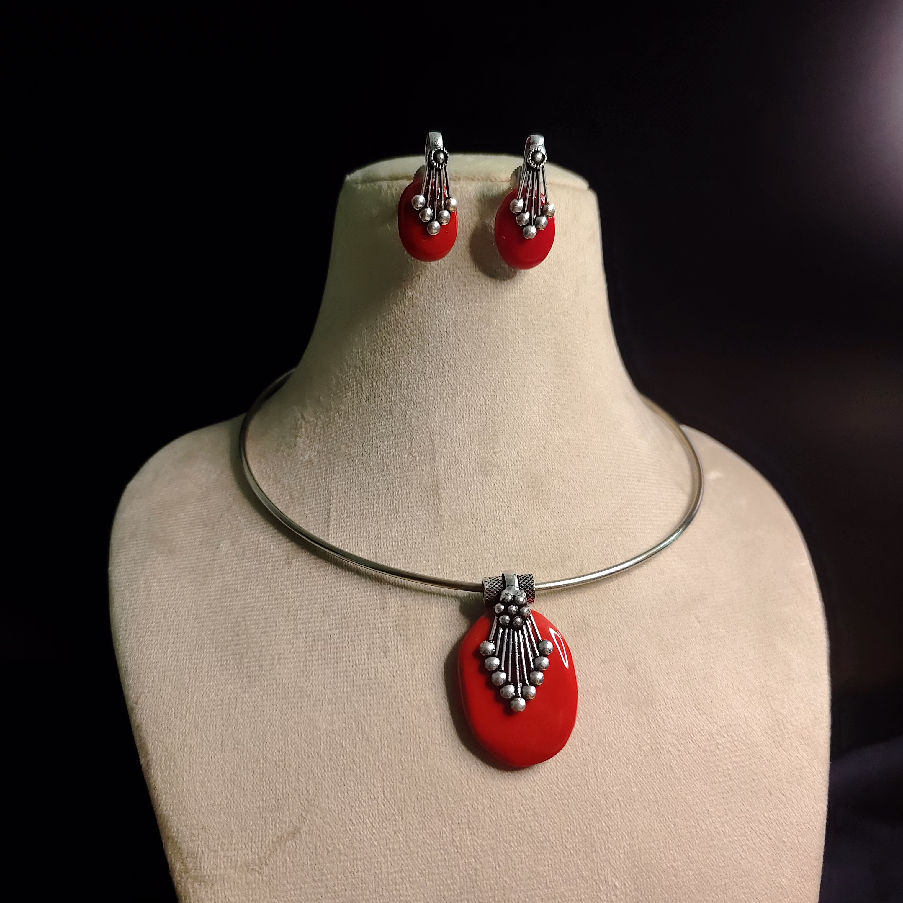 NIHIRA Oxidised Stone Hasli Necklace Earrings Set-Red image 2