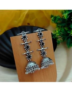AASHNA Elegant Traditional Earrings