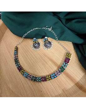 NAVYA Stone Choker Necklace Earrings Set