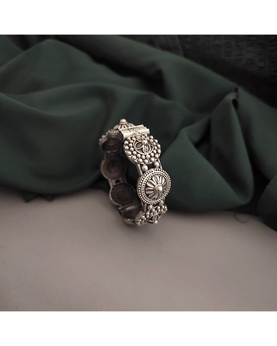 Gurmaya Silver Replica Screw Openable Bangle-12670065