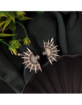 Isabella Sun Earcuff