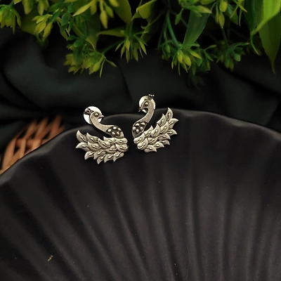 Gonasika Swan Replica Stud Earring